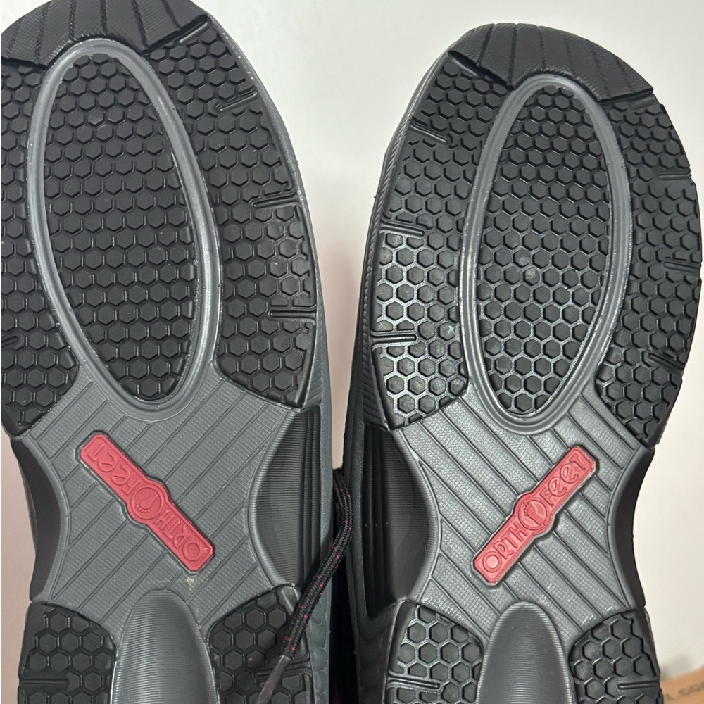 Black and Red Women's Sneakers - Picture 8 of 11
